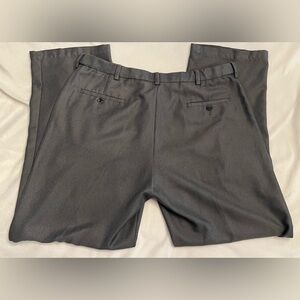 Haggar Men’s Size 38x32 Classic Fit Cool 18 Gray Dress Pants - needs new button